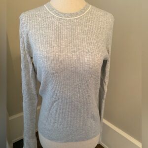 NEW ELEGANTLY LIGHT GREY KNIT TOP WITH BEAUTIFUL WHITE TRIMMING!